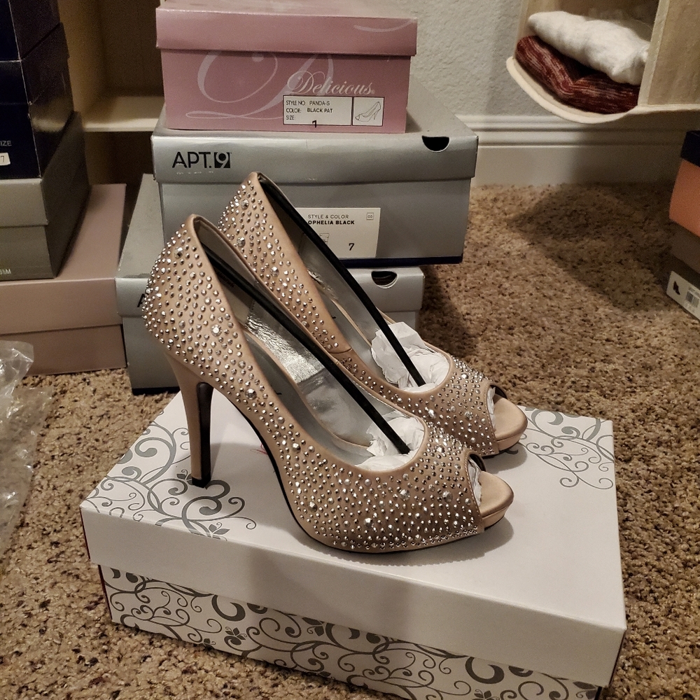 Size 7 Lulu Townsend Danica peeptoe rhinestone stiletto heels